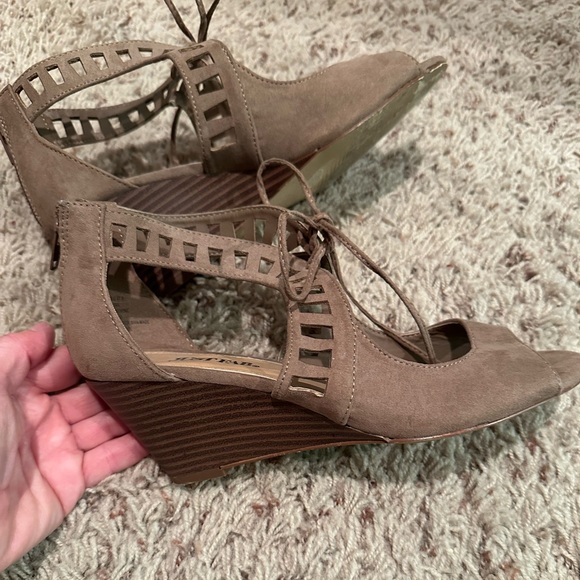 Just Fab wedge - Picture 1 of 3